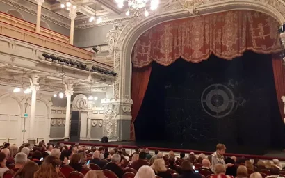 Школьная литературная программа и театр. Возобновление традиций