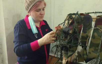 Маскировочные сети руками волонтеров