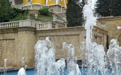 220 лет на водах