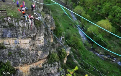 Шесть дней над пропастью