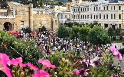 Променад «5 континентов» Гии Эрадзе по Курортному бульвару