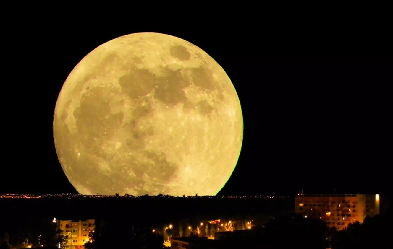 Там где была луна. Гиперлуние 2021. Суперлуние Челябинск. Стереополина суперлуние. Огромная Луна.