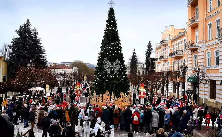 Немного и обо всём - какая программа будет на открытие новогодней ёлки в Кисловодске