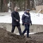   Губернатор Владимиров и сенатор Артамонов проинспектировали строительство соцобъектов в Кисловодске