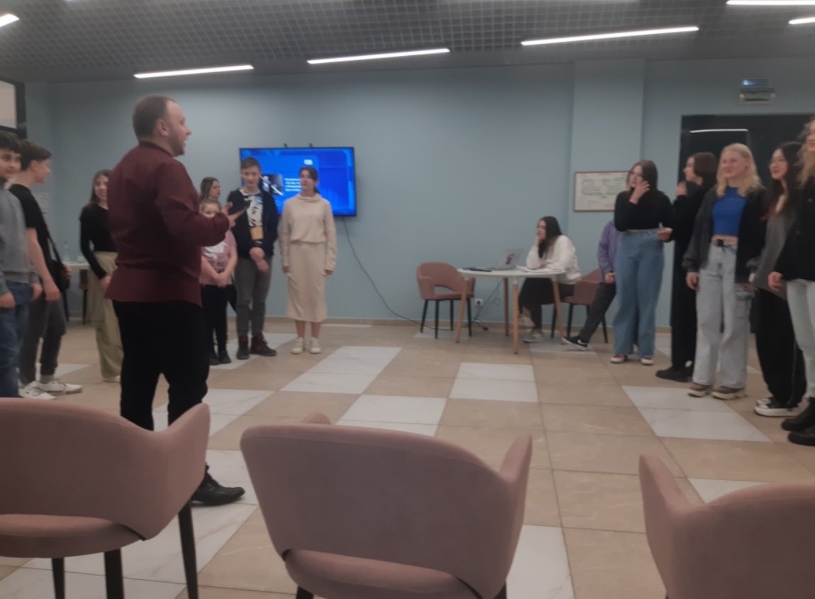 По обе стороны кулис