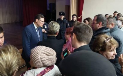 Глава Кисловодска обсудил строительство обходной дороги с жителями поселка Аликоновка