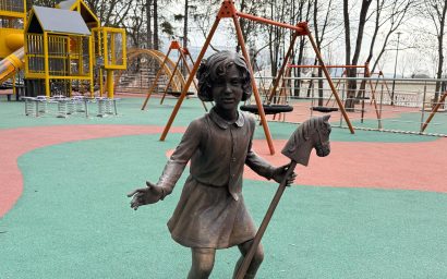 На Старом озере появились скульптуры