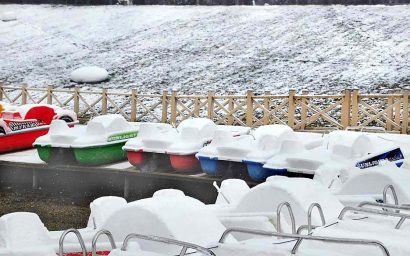 Красивый снег. Апрельские мотивы. Старое озеро.