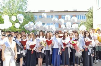 Звонким смехом раздаётся трель последнего звонка...