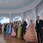 Роскошный весенний бал закружил в ритме старинных танцев весь Кисловодск