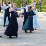 Роскошный весенний бал закружил в ритме старинных танцев весь Кисловодск