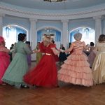 Роскошный весенний бал закружил в ритме старинных танцев весь Кисловодск