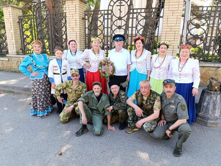 В Кисловодске состоялось казачье шествие  «С Троицей поздравляем»