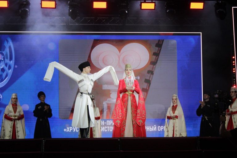 В ЕССЕНТУКАХ ПОДВЕЛ ИТОГИ III МЕЖДУНАРОДНЫЙ ФЕСТИВАЛЬ ДЕТСКОГО КИНО «ХРУСТАЛЬНЫЙ ИСТОЧНИКЪ»