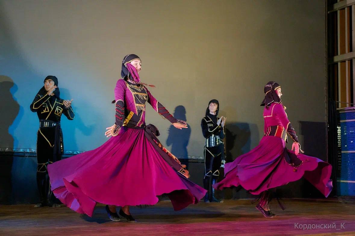 Сердце бьется в такт! В Национальном парке "Кисловодский" прошел благотворительный концерт в поддержку участников СВО