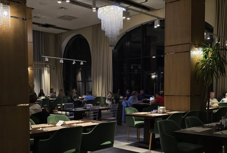 В «Green Resort Hotel&Spa» прошел вечер вина и скрипки