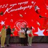 На главной сцене курорта а рамках празднования Дня города наградили победителей конкурса «Цветы у дома твоего 2025»
