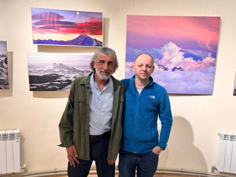 Фотовыставка Валентина Айвазова открылась в кисловодском музее "Крепость"