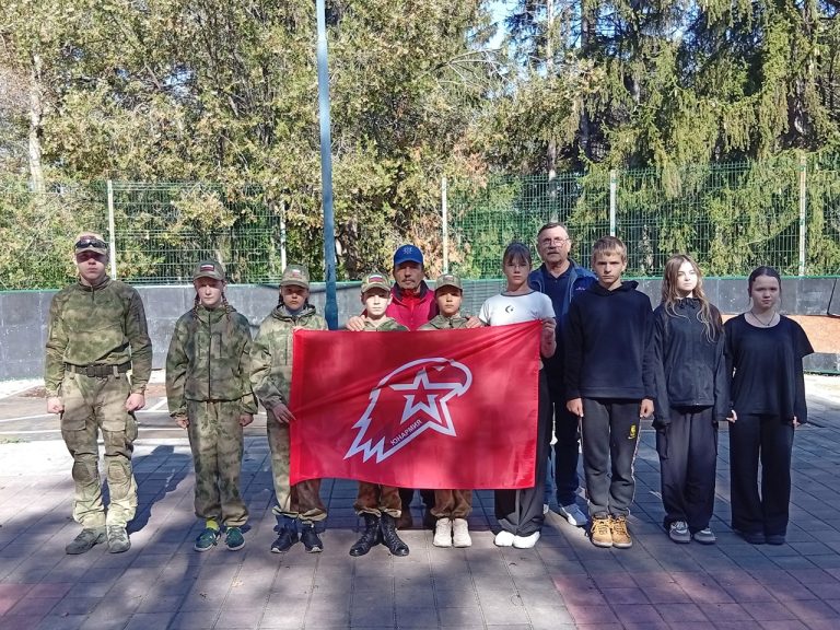 Ветераны и юнармейцы Кисловодска осваивают игру в городки