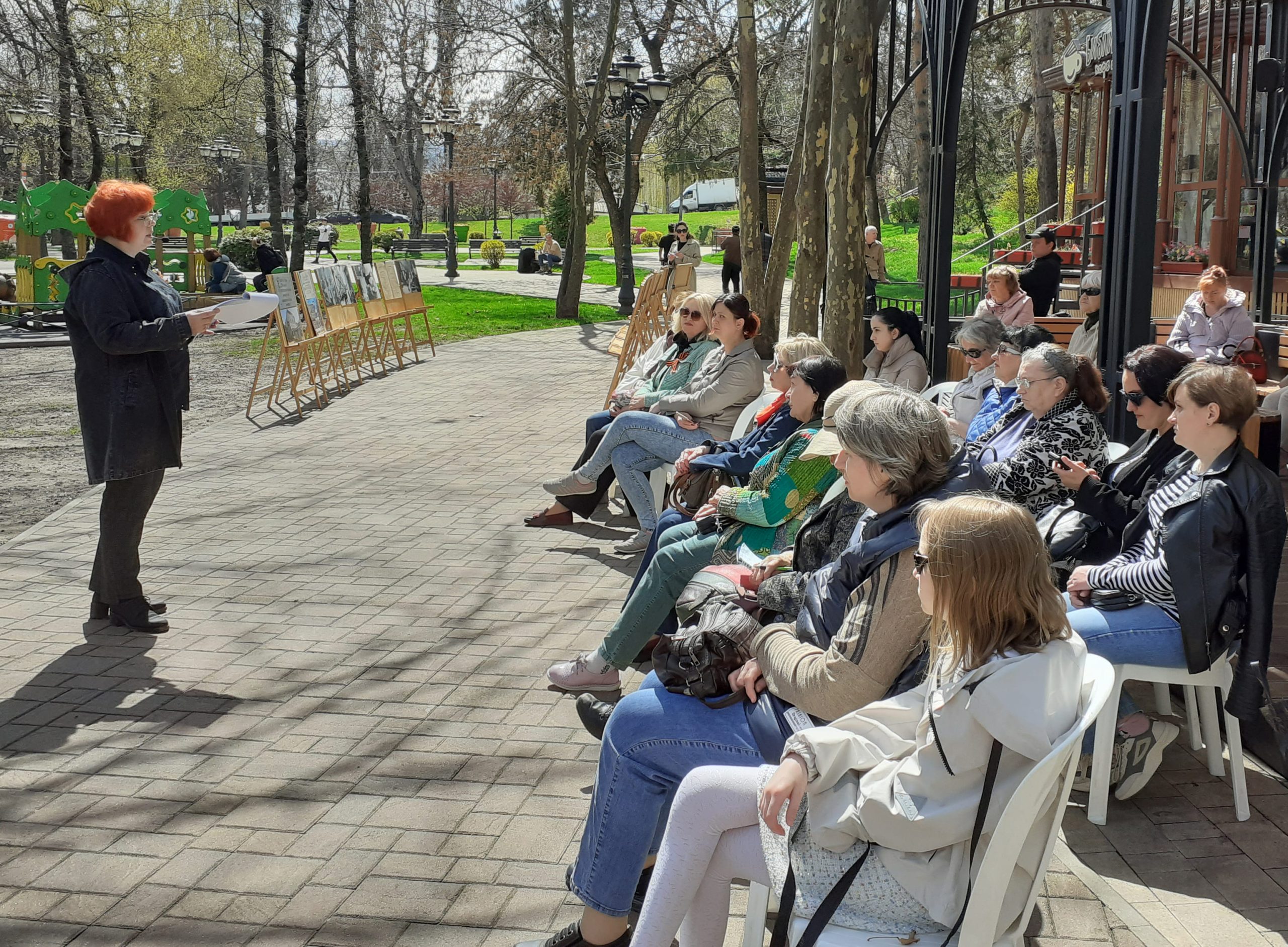 Навстречу читателям: библиотеки - в парках и на парклетах