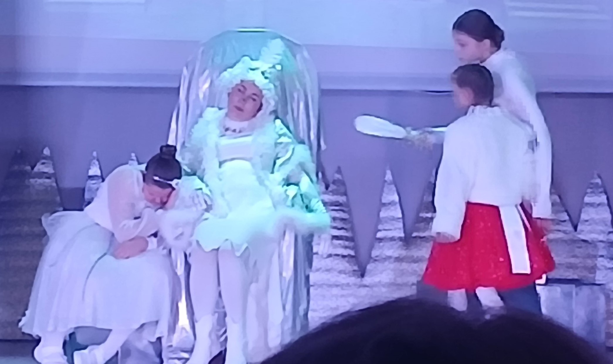 "Волшебное приключение" как подарок детям к Новому году: новая постановка в пятигорском ДДТ