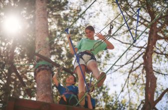 ВЕРЕВОЧНЫЕ ПРИКЛЮЧЕНИЯ В ПАРКЕ