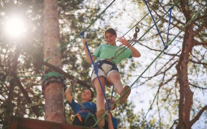 ВЕРЕВОЧНЫЕ ПРИКЛЮЧЕНИЯ В ПАРКЕ