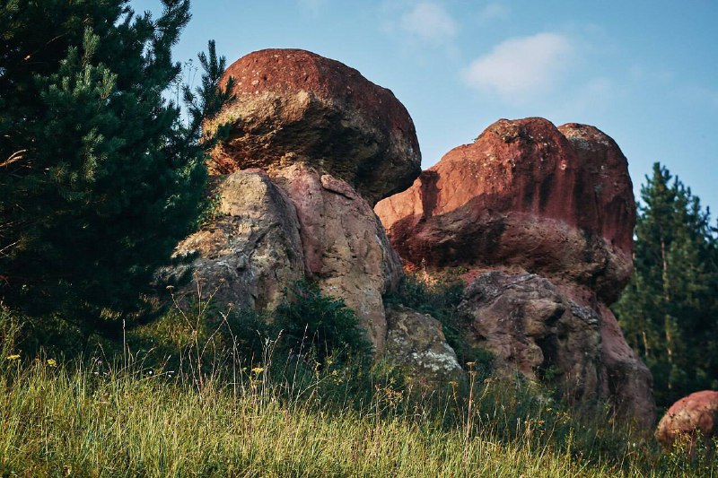 СКАЛЫ «КРАСНЫЕ ГРИБЫ»