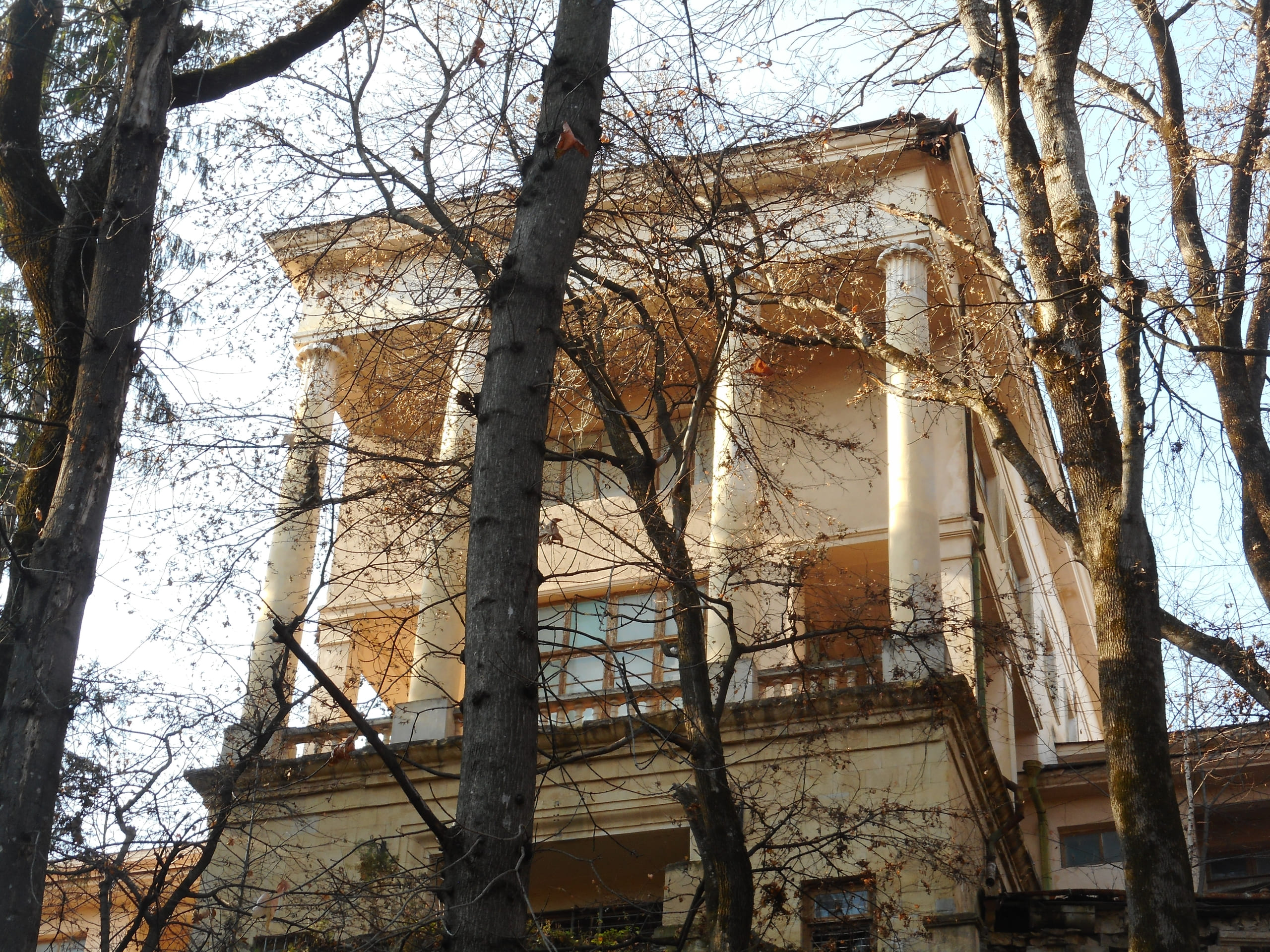 Петь ли реквием по наследию: историк Вячеслав Яновский о здании кисловодской грязелечебницы