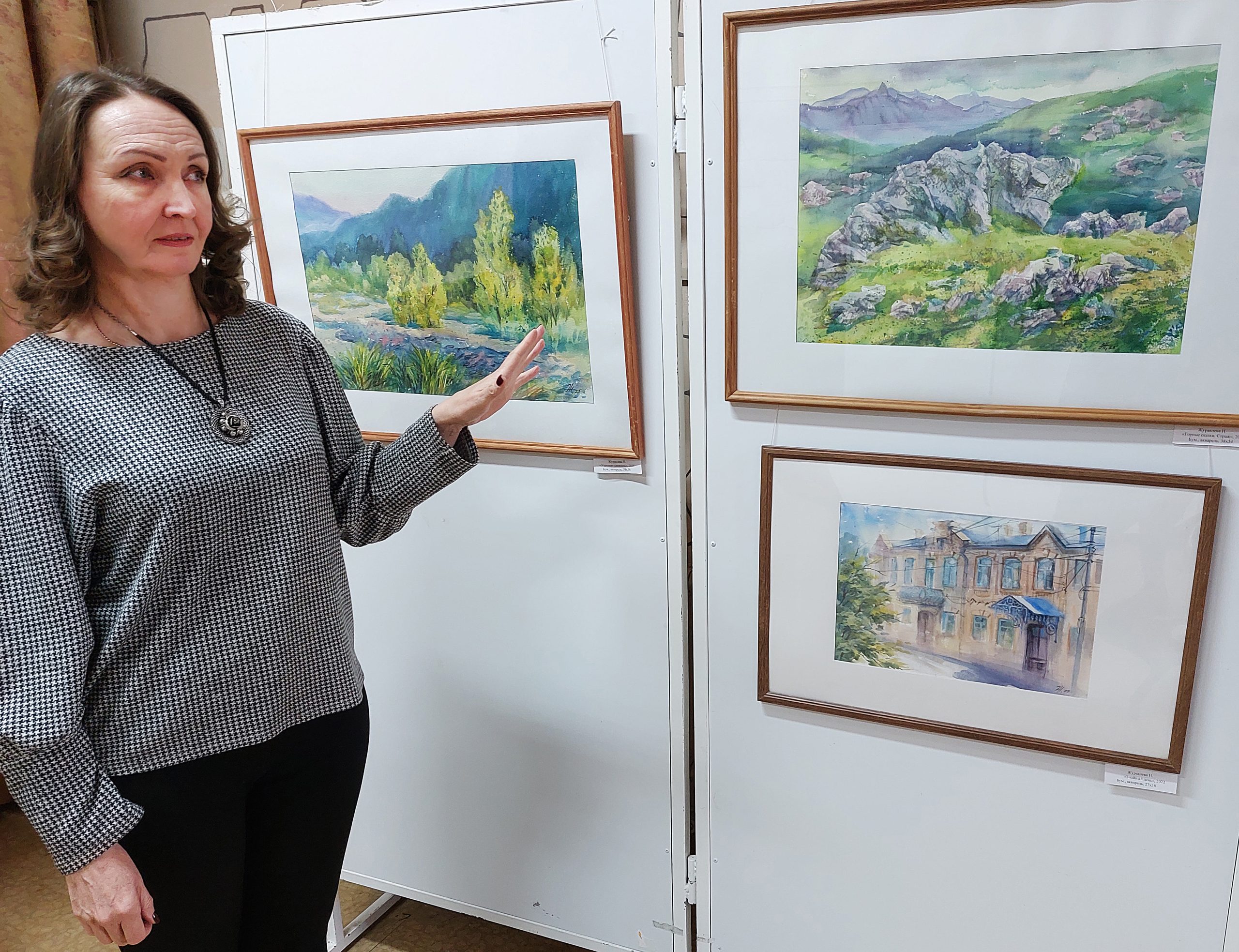 От акварелей до керамических скульптур: в Выставочном зале Кисловодска новая экспозиция