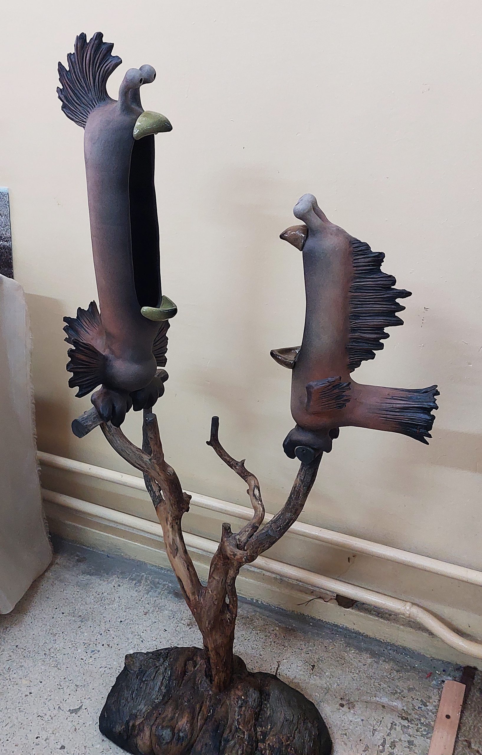 От акварелей до керамических скульптур: в Выставочном зале Кисловодска новая экспозиция