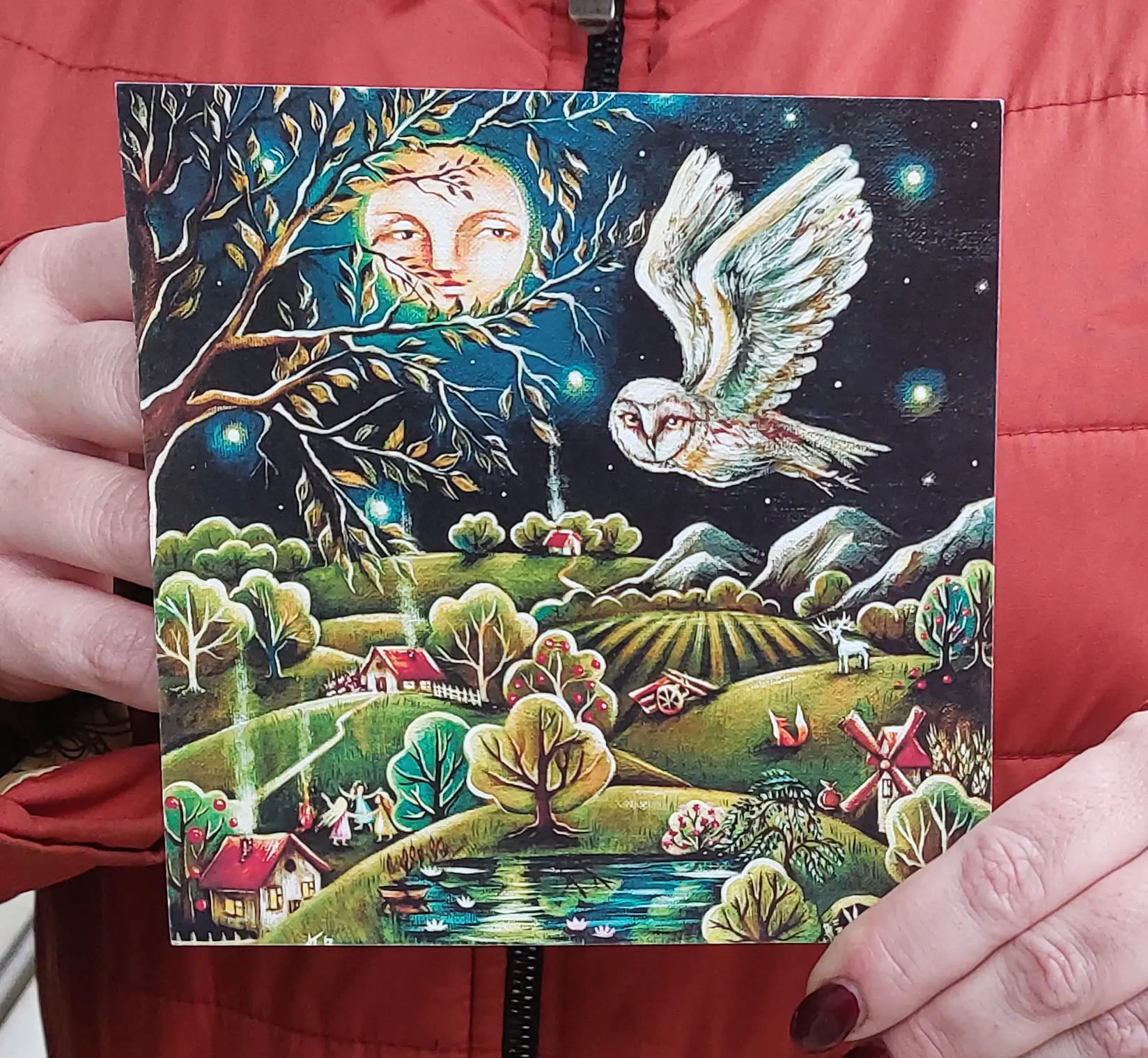 Портрет собачки уедет в Москву, а брошь с образом Винсента ван Гога – в Иркутск: история художницы из Кисловодска