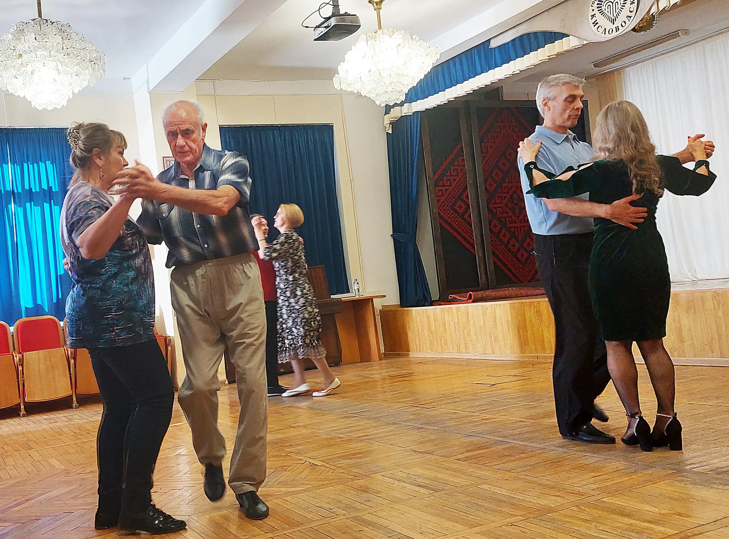 Исторические бальные танцы пленяют Кисловодск