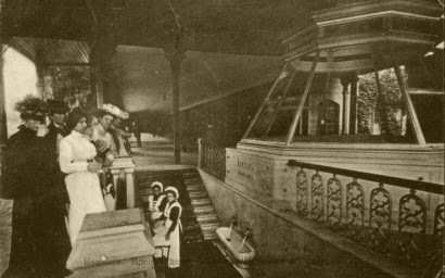 Фотовыставка «Нимфы Кислого колодца»