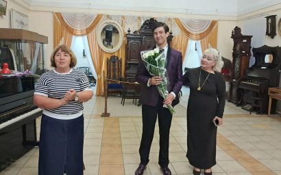 Кавказ радушно встретил бельгийского певца Дэни Микаева